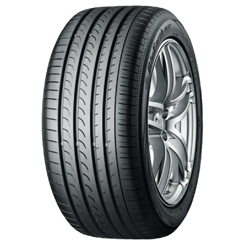 Anvelopa Vara 225/60R18 100V YOKOHAMA Bluearth Rv-02 Ultima șansă