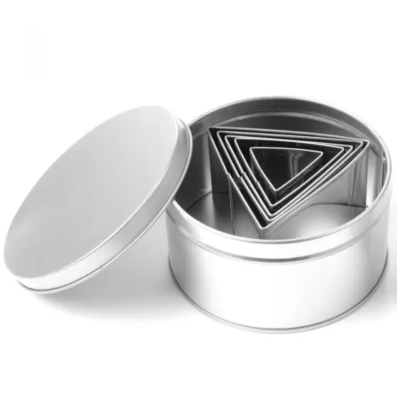 Noutate Set triunghiular pentru taiere aluat, Hendi, 6 buc, inox, marimi diferite, inaltime forma 50 mm