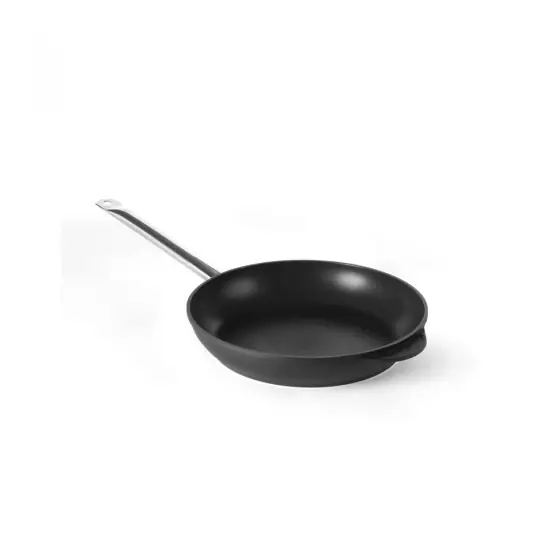 Tigaie Titanium Profesional, 32 cm diametru x 6 cm inaltime , din aluminiu dur turnat,baza 26 cm, 2 straturi anti-aderente titan, potrivita pt inductie, Hendi, maner inox Lichidare de stoc