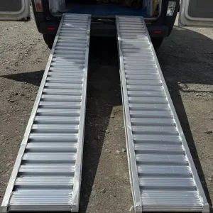 Vezi acum Rampe de încărcare/descarcare aluminiu 2400 x 350 mm, 3380 kg