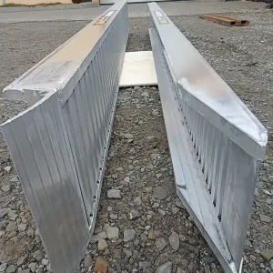 Ofertă exclusivă Rampe de încărcare/descarcare aluminiu 3000 x 400 mm, 5250 kg