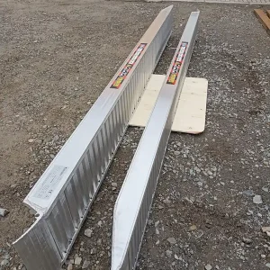 Bestseller Rampe de încărcare/descarcare aluminiu 3200 x 400 mm, 5220 kg