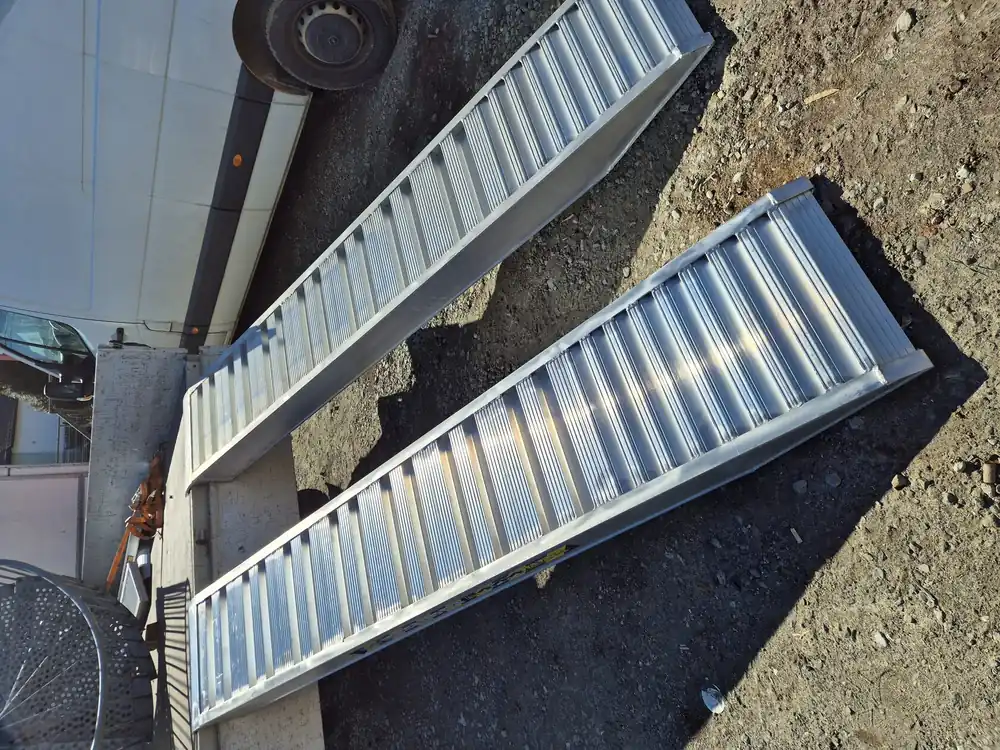 Rampe de încărcare/descarcare aluminiu 2500 x 512 mm, 11950 kg Ofertă de sezon