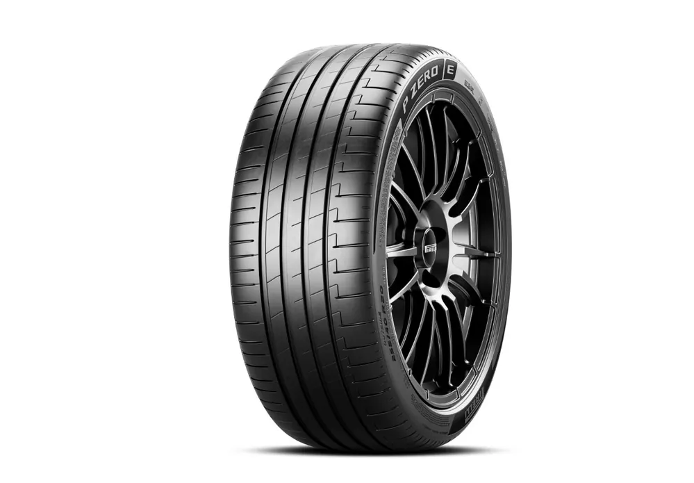Disponibil imediat Pirelli PZERO E 235/40/R19 96W